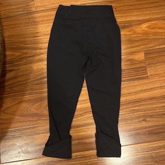 Gymshark- NWOT Stretchy Capris Leggings - Picture 3 of 6